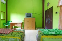 Penginapan Qarina  Syariah Banjarbaru Hotels in Guntung Payung