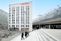 Meininger Hotel Berlin Hauptbahnhof - baignoire
