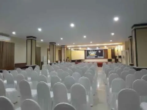 Galaxy Inn Hotels in Baubau