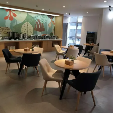 HanTing Hotel (Liaocheng Guan County Government Guanbai Shopping Center)