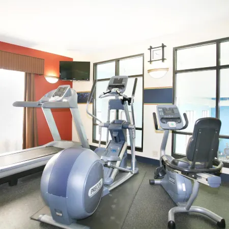 Hampton Inn & Suites Chesapeake-Square Mall