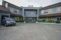 Super OYO 1844 Bravo Residence