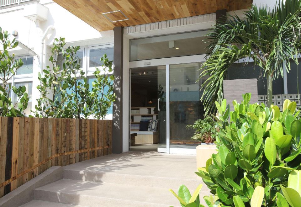 4. 게스트 하우스 ..