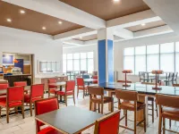 Holiday Inn Express & Suites Beaumont NW Parkdale Mall by IHG - 朝食