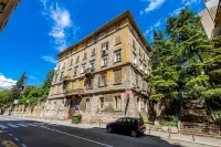 Karolina Apartment #2 Hotels near Trsatska kula
