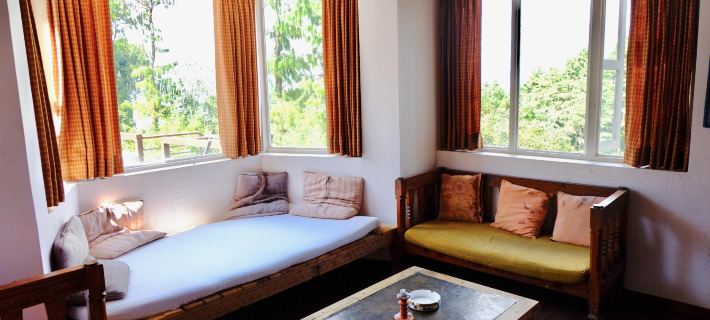 ホテル アット ジ エンド オブ ザ ユニバース バクタプルのホテル