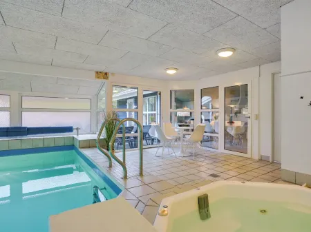 "Elika" - 900m to the Fjord Отели в г. Ho