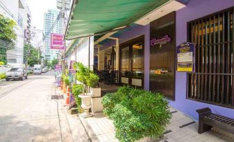 Sawasdee Hotel @ Sukhumvit Soi 8