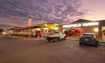 Morayfield Tavern & Motel