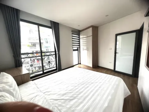 Era Apartment Lac Long Quan