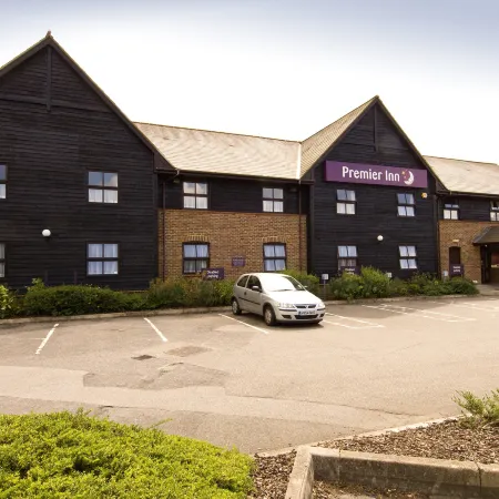 Premier Inn Farnborough West (Southwood)