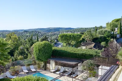Hôtel la Grande Bastide 라콜레쉬르로 호텔