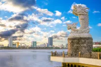 Corgi House Danang - Steps from Dragon Bridge