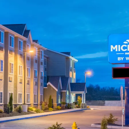 Microtel Inn & Suites by Wyndham Cadiz Отели в г. Гаррисон