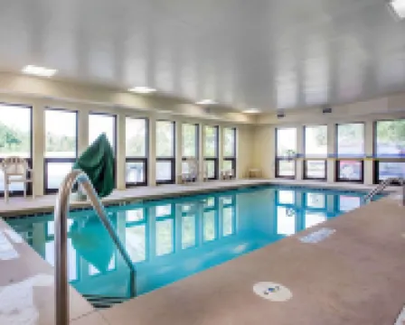 Comfort Inn & Suites at Stone Mountain