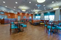 Drury Inn & Suites Gainesville - Breakfast