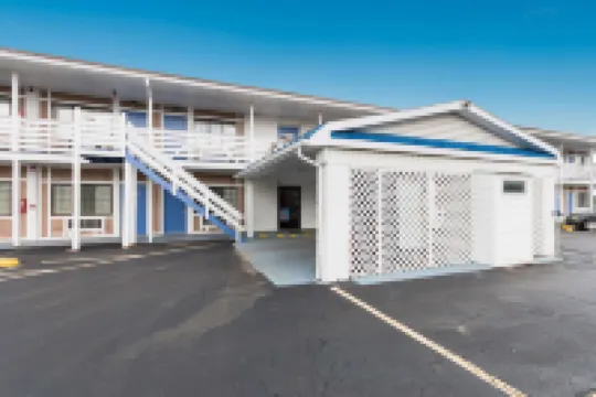 Motel 6 Parkersburg, WV Hotels in 