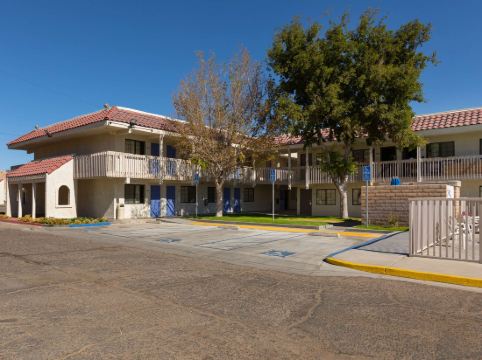 Motel 6 Barstow, CA