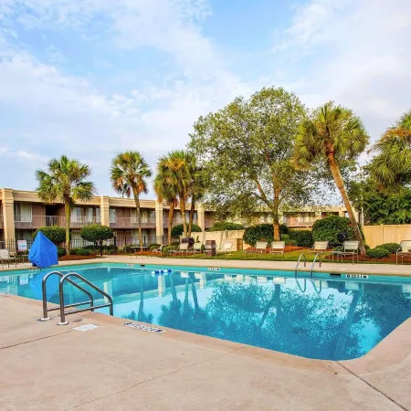 Clarion Inn & Suites Dothan South