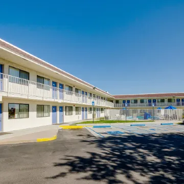 Motel 6 Thornton, CO - Denver