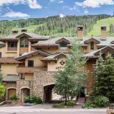 Antlers at Vail Resort Hotel Exterior