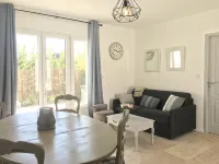 Les Mazets & Spa Duzès Hotel a Arpaillargues-et-Aureillac