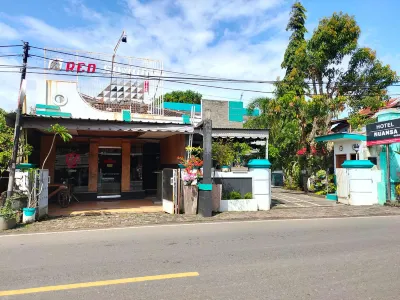 Hotel Nuansa Bahari Hotel dekat Pantai Karang Paranje