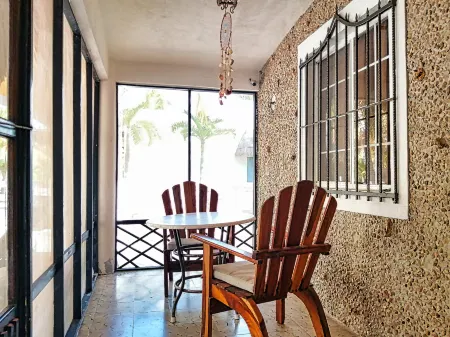 Hacienda Antigua Villa, 50m from Sandy Beach