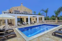 Fabulous Villa in Coral Bay Near Beach, Amenities -  Holiday Villas