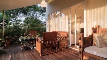 Roemah Oma Lembang Отели рядом с достопримечательностью «Тангкубан»