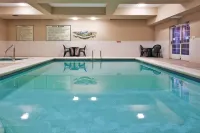 Country Inn & Suites by Radisson, Helen, GA - Swimmingpools