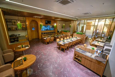 King's Kraft the Park Executive Hotel