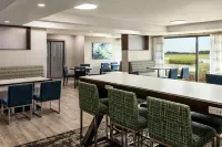 Hampton Inn Chicago-O'Hare Int'l. Airport Hotels in Schiller Park