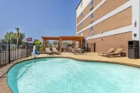 Best Western Plus Downtown North - Kolam Renang