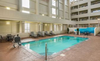 Crowne Plaza Indianapolis-Airport