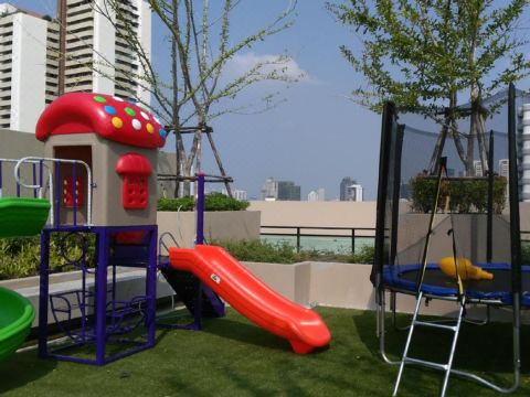 라마다 바이 윈덤 방콕 텐 에카마이 레지던스