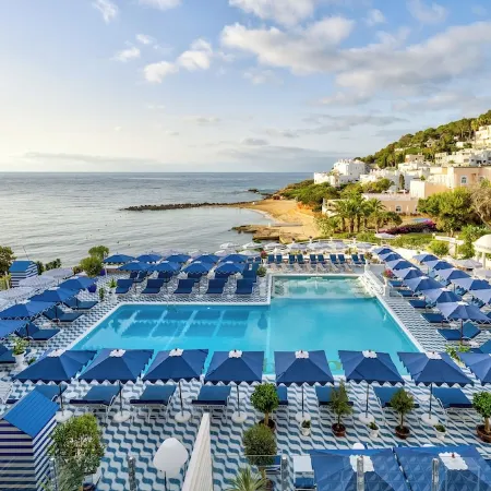 Hotel Mongibello Ibiza Отели рядом с достопримечательностью «Пристань для яхт Санта-Эулалия»