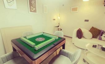 Jiuqinju Rest Xiangyang Audiovisual Homestay (Huaihua High speed Railway  Station Branch)