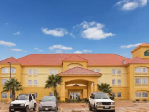 La Quinta Inn & Suites by Wyndham Seguin Hotels in Seguin