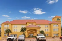 La Quinta Inn & Suites by Wyndham Seguin Hotels in Seguin