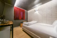 Daegu Dongseongro Laon Hotels near Daegu Yangnyeongsi Museum of Oriental Medicine