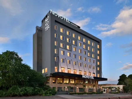 Novotel Jodhpur Iti Circle Отели рядом с достопримечательностью «Мерангар Форт»