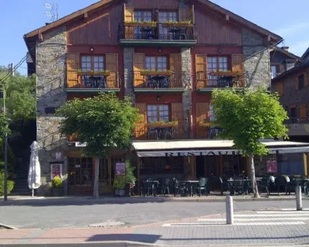 Esquirol Hoteles en Llivia