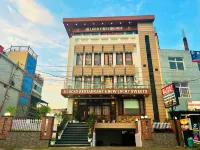 Lucky Residency Hotel in zona Swarg Niwas Temple