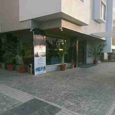 Hotel Chitra Executive Hotel Exterior