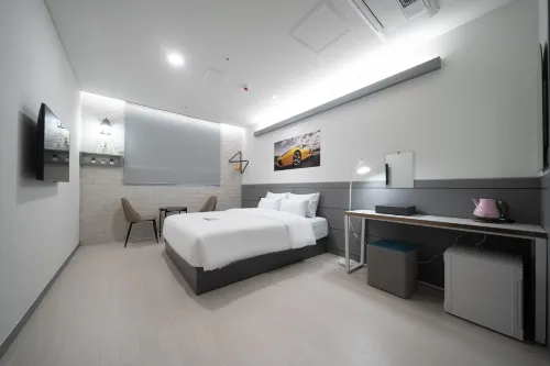 Hi& Hotel 平澤市住宿飯店