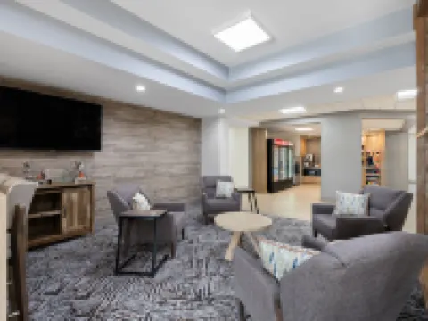 แคนเดิลวูด สวีทส์ ซู ฟอลส์ บาย IHG โรงแรมในซูฟอลส์