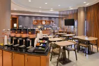 SpringHill Suites Corona Riverside - breakfast