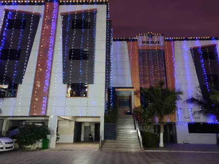 Damji Hotel Отели в г. Девбуми Дварка