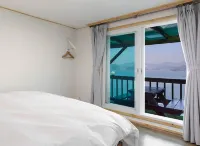 Yeosu Geumo Island Village Pension (Former Dongbaekgol) Các khách sạn gần Hyangiram